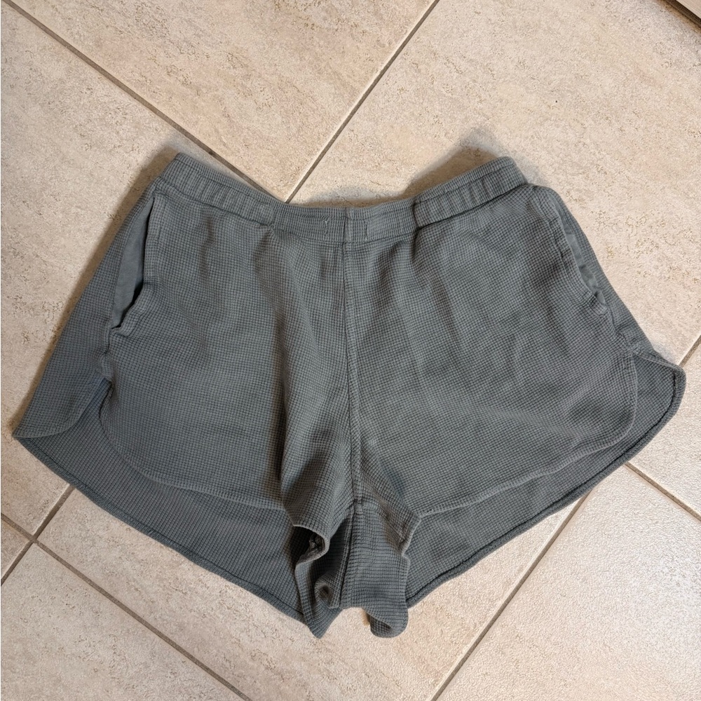 Brandy Melville waffle shorts !!